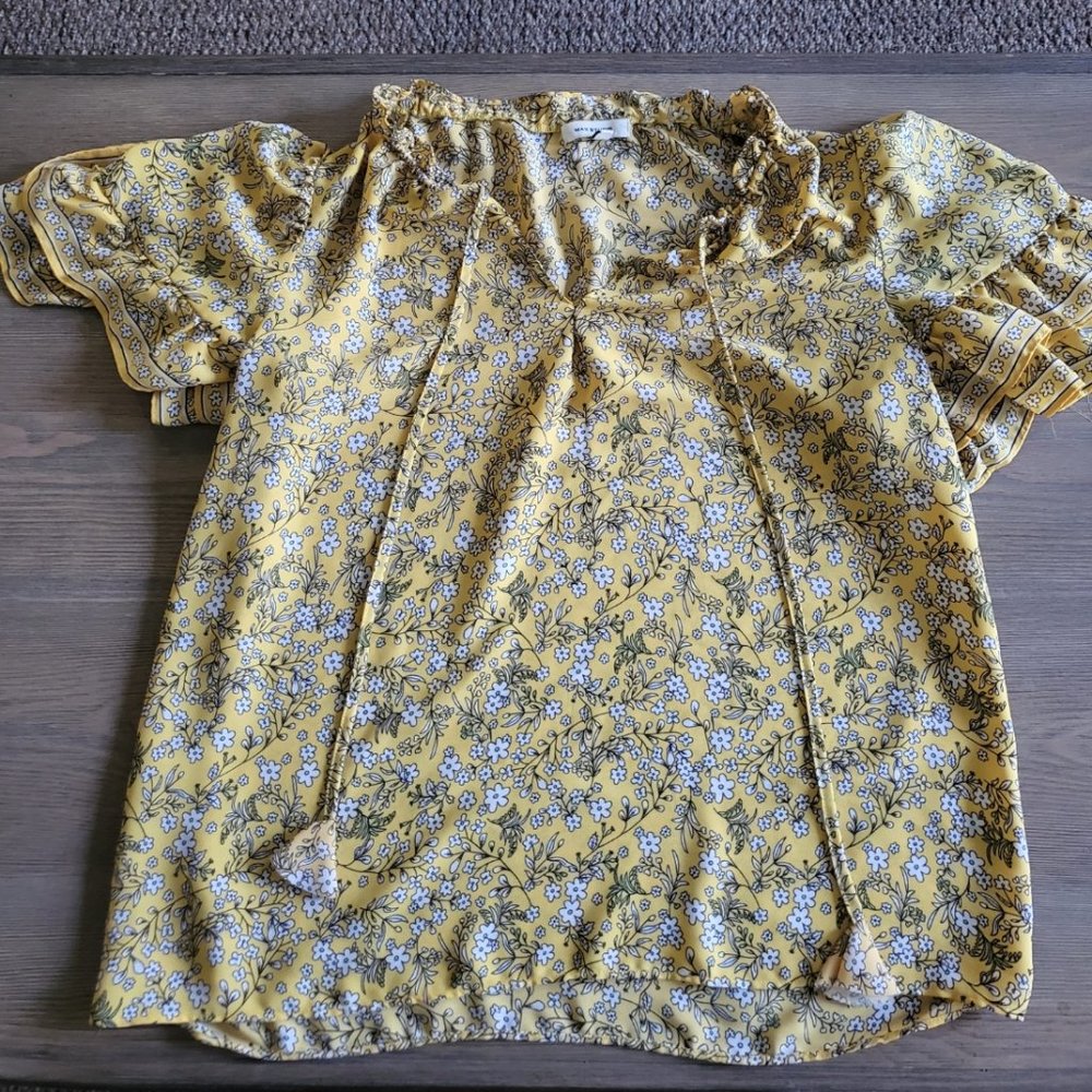 yellow floral Max Studio medium blouse
